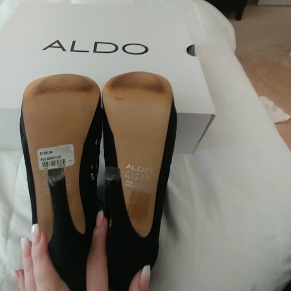 Stunning black Aldo booties - Picture 3 of 4